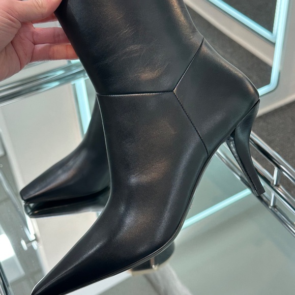 Gucci Bootie - Picture 3 of 8